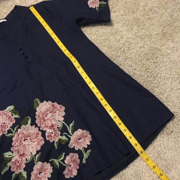 Queen Tunic Floral Embroidered Rhinestone & Rose Buttons Top - Picture 15 of 16